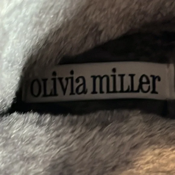 NWT Olivia Miller Womens Gray Boot Bootie OMP-2555 JOYCE faux Fur 8M - Picture 4 of 9